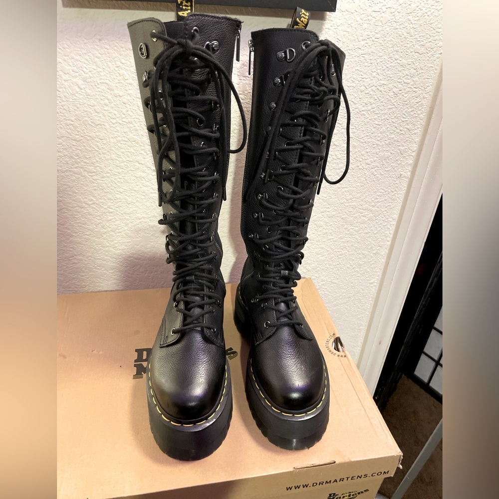 Rare Dr Marten Quad Retro Max UK4